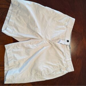 Men’s golf shorts